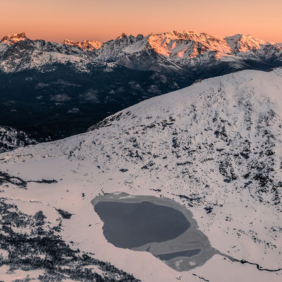 Lac de Ninu au lever du soleil