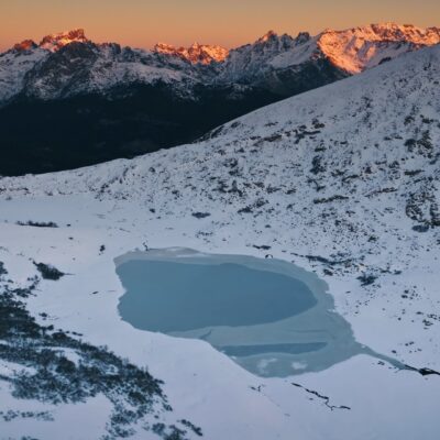Lac de Ninu au lever de soleil