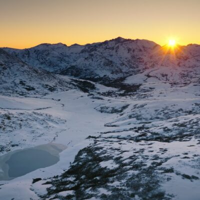 Lac de Ninu au lever de soleil