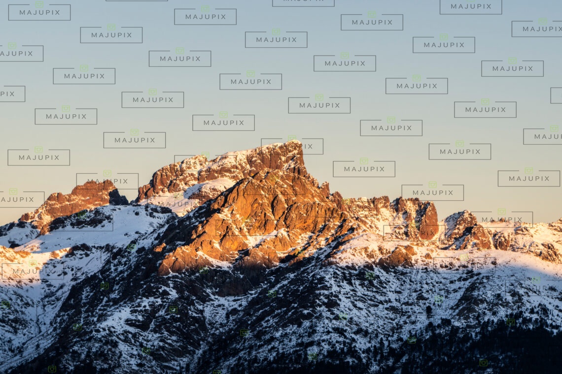 La Paglia Orba au lever du soleil depuis le lac de Ninu