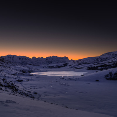 Lac de Ninu au lever de soleil