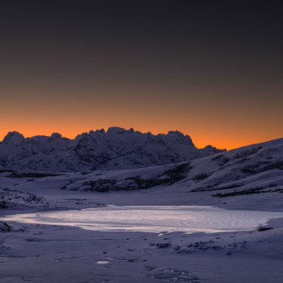 Lac de Ninu au lever de soleil