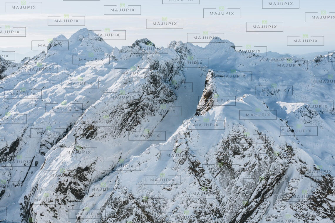 Montagne enneigée