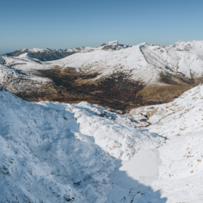 Montagnes enneigées