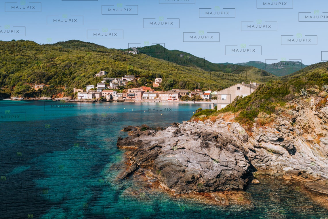 Plage et marine de Meria