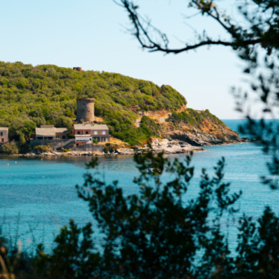 Marine de Meria et sa tour génoise