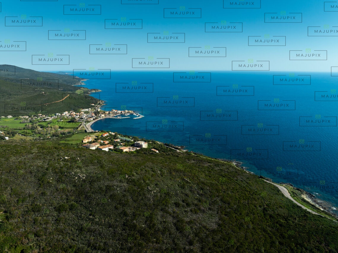 Santa-Severa depuis la plage du Misincu