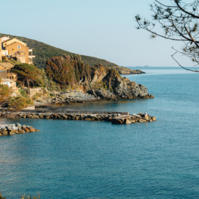 Plage de Porticciolo au crépuscule