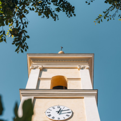 Église de Saint-Florent en été