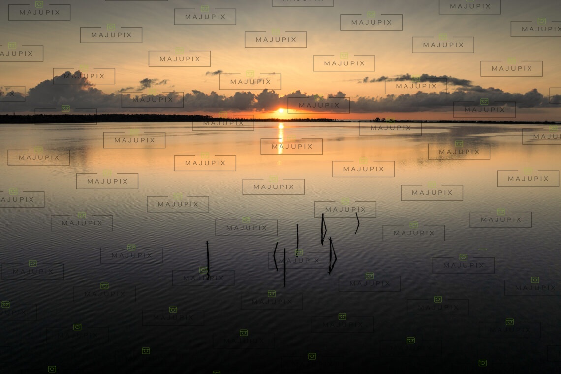Lever de soleil à l'étang d'Urbinu