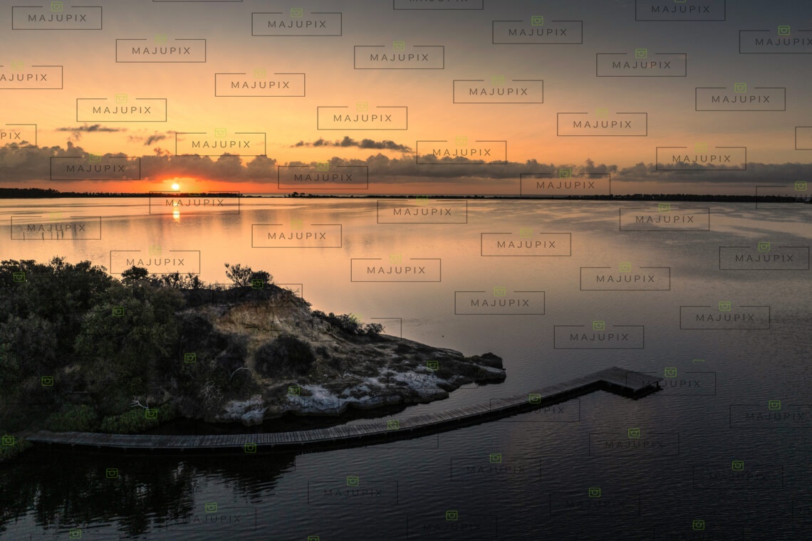 Lac Urbinu au coucher de soleil