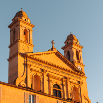 Eglise St Jean au lever de soleil