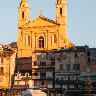 Vieux port de Bastia au lever de soleil