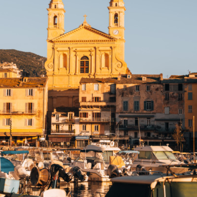 Vieux port de Bastia au lever de soleil