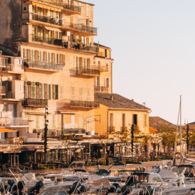 Vieux port de Bastia au lever de soleil