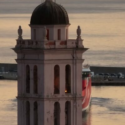 Eglise et port de Bastia au lever de soleil