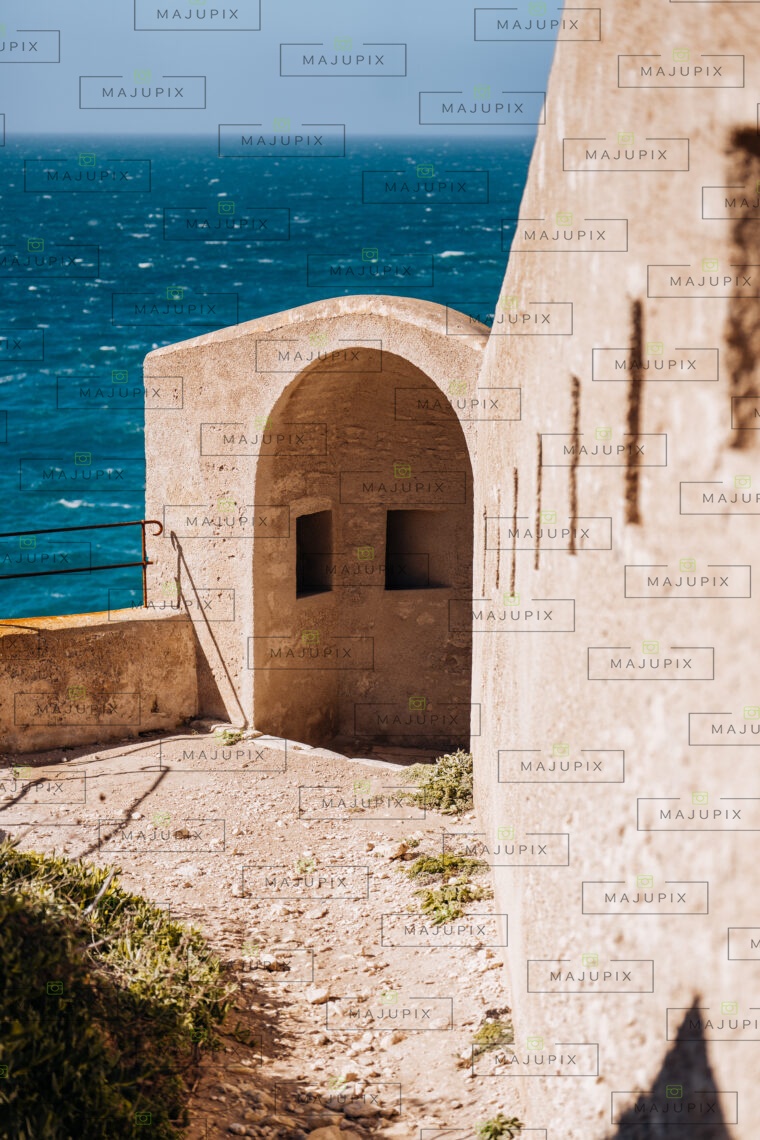 Chemin des rondes  à Bonifacio