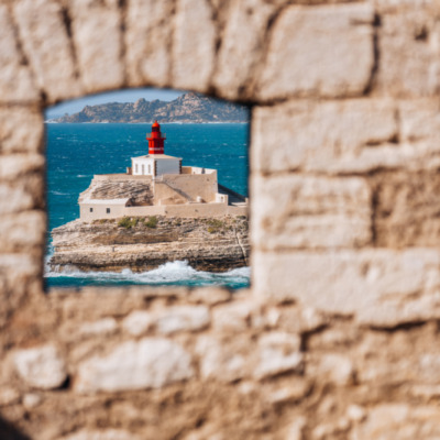 Phare de la Madonetta depuis le chemin de ronde à Bonifacio