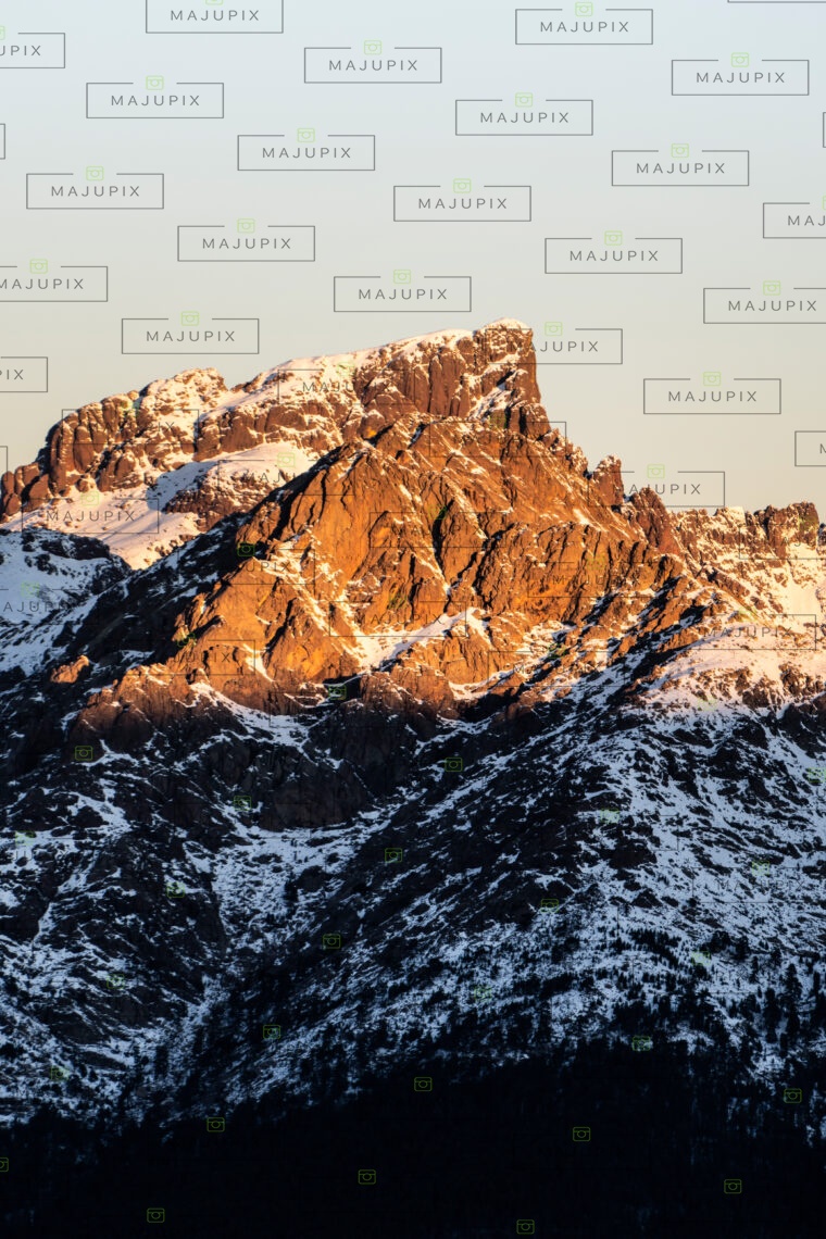 La Paglia Orba au lever du soleil depuis le lac de Ninu