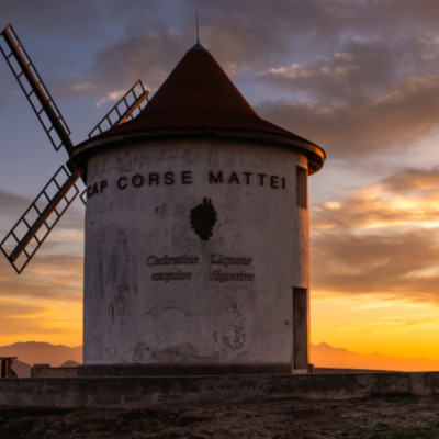 Le Moulin Mattei au coucher de soleil