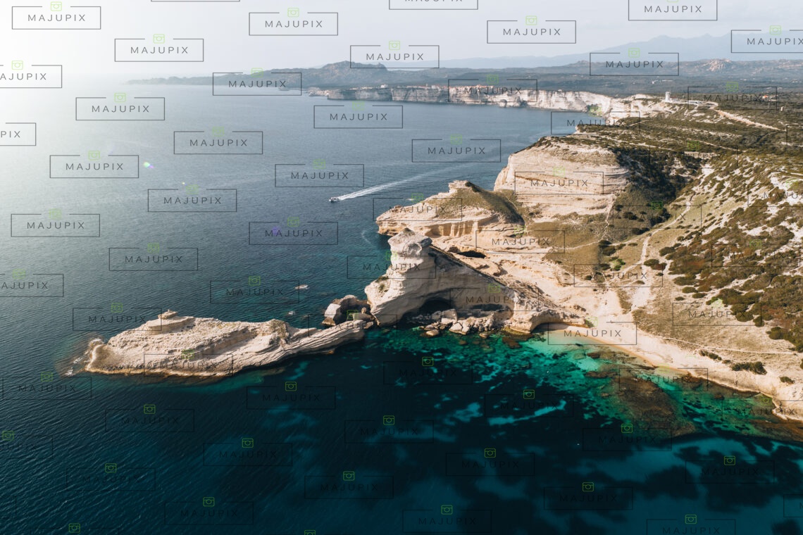 Plage de Pertusato et les falaises de Bonifacio