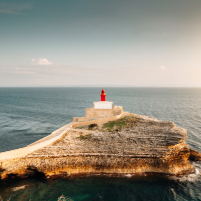 Phare de la Madonetta à Bonifacio au coucher de soleil