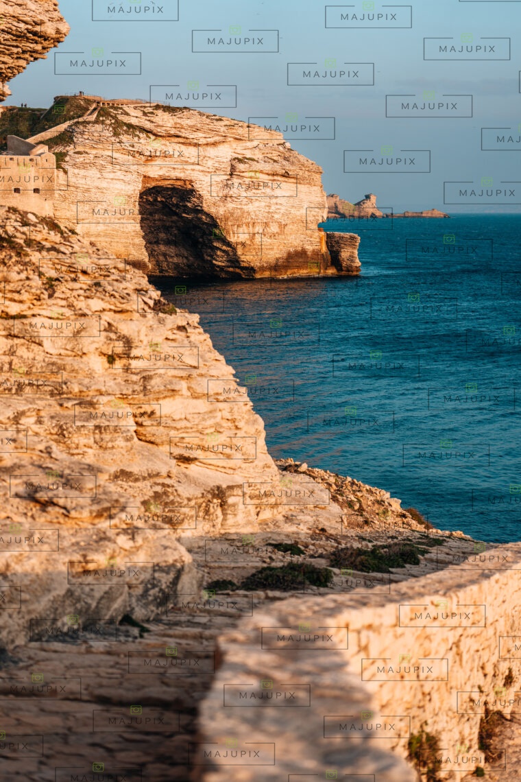 Falaises de Bonifacio depuis le phare de La Madonetta