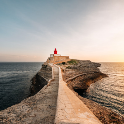 Phare de la Madonetta à Bonifacio au coucher de soleil