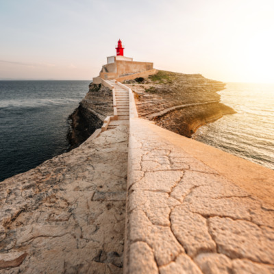 Phare de la Madonetta à Bonifacio au coucher de soleil