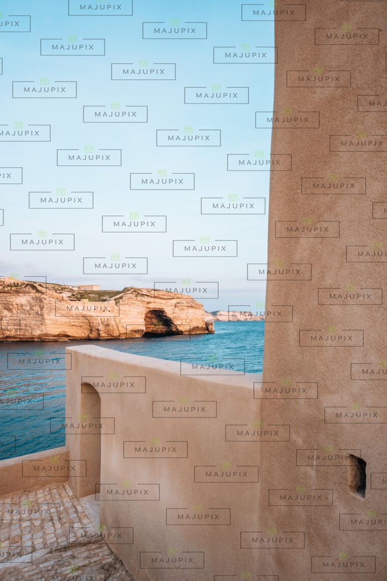 Les falaises de Bonifacio depuis le phare de la Madonetta