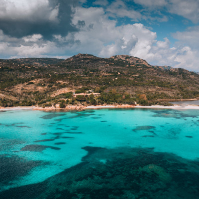 Baie de Rondinara à Bonifacio