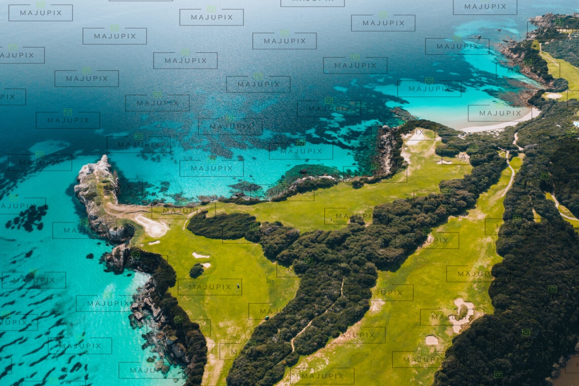 Plage  et golf de Sperone à Bonifacio