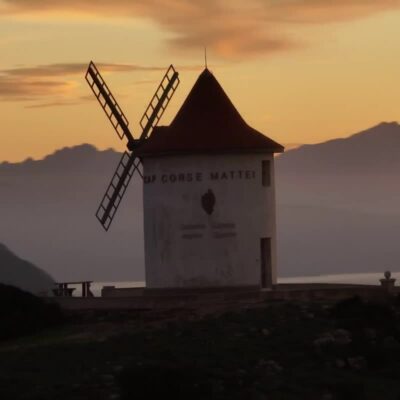Le Moulin Mattei au coucher du soleil