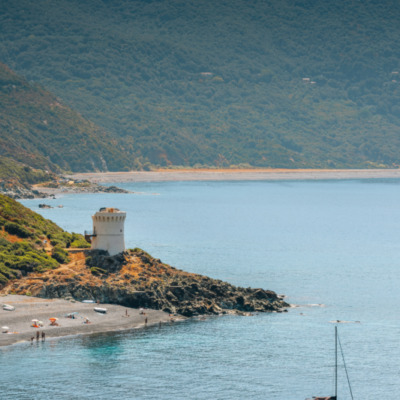 Plage et tour génoise de la Marine d'Albo
