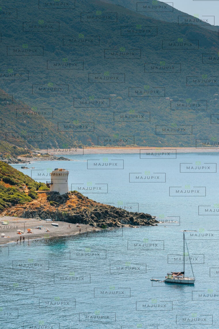 Plage et tour génoise de la Marine d'Albo
