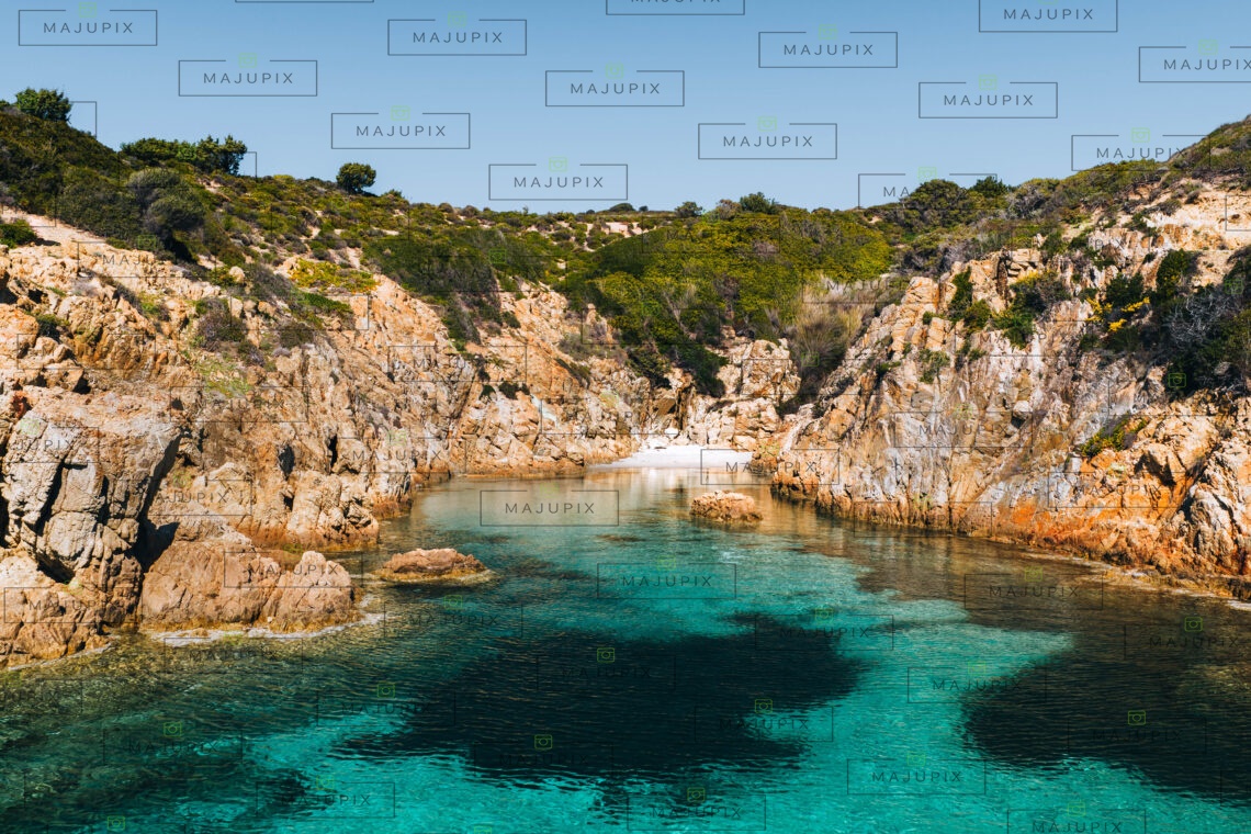 Plage et crique  de l'Ostriconi