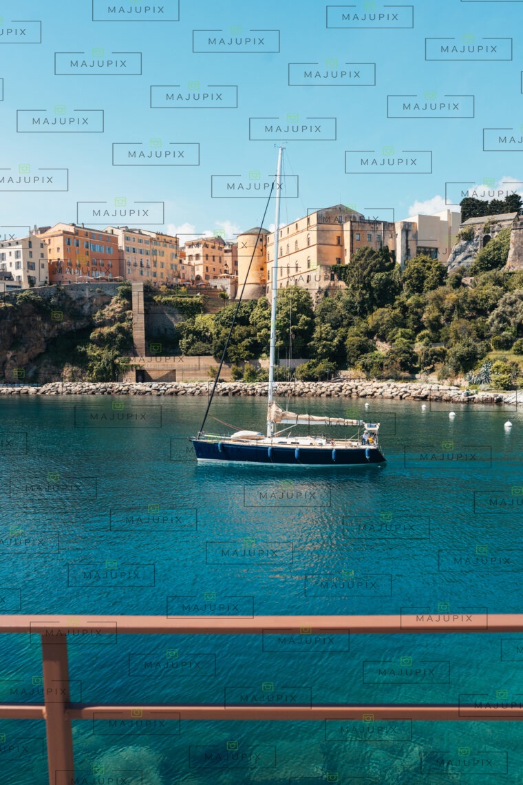 Vieux port de Bastia et sa citadelle