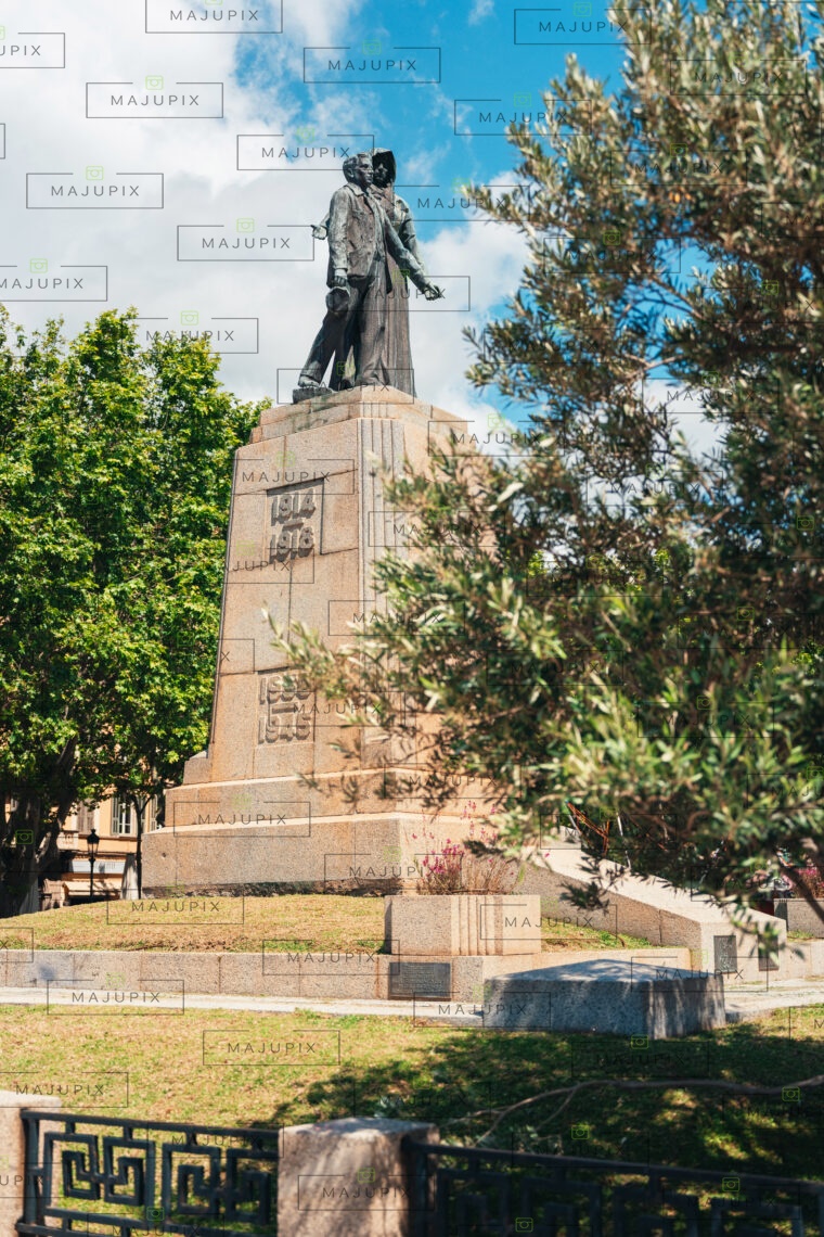 Monument aux morts de Bastia sur la Place Saint Nicolas