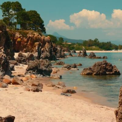 Plage  et crique à Solenzara